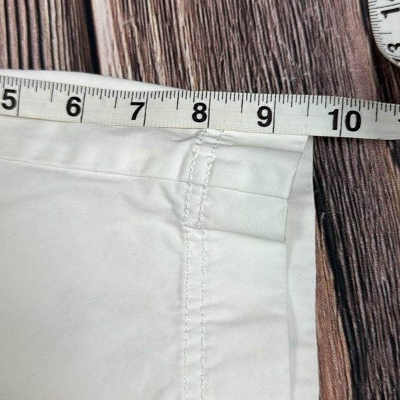 Eddie Bauer White Shorts- Size 4 - Picture 7 of 8